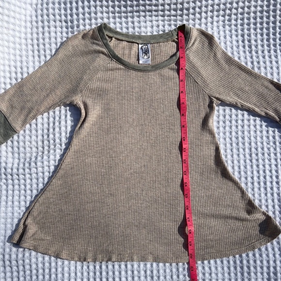 ERGE Designs Three-Quarter Sleeve Top - Picture 10 of 12